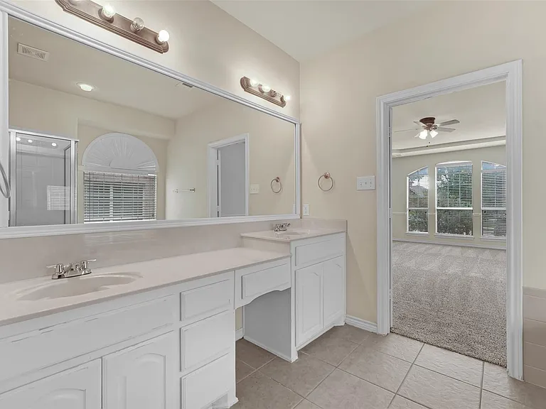 10438 Coach House Ln — Photo 21