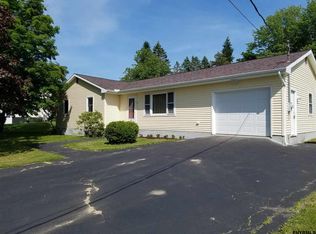 12 Woodcrest Dr, Hagaman, NY 12086