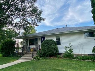 201 E Chestnut St, Hartsburg, IL 62643