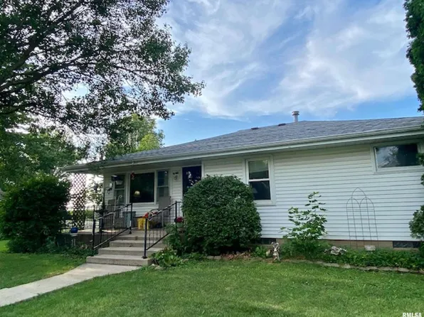 201 E Chestnut St, Hartsburg, IL 62643