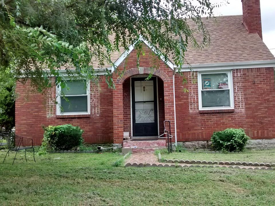 2nd image of 1706 Stewart Pl