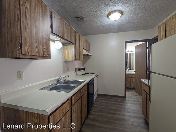 3rd image of 3000 N Kentwood Ave #28