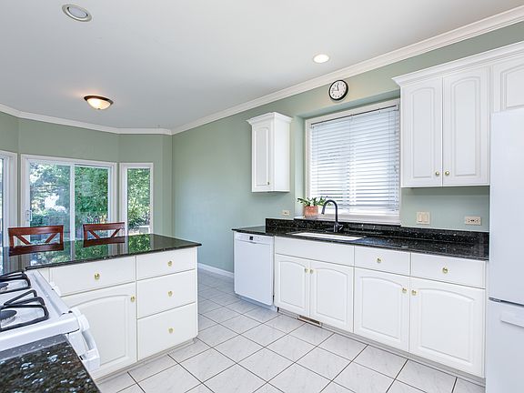 5th image of 921 High Ridge Dr
