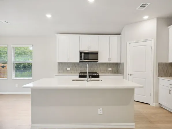 2213 Dunbar Dr, Sherman, TX 75092