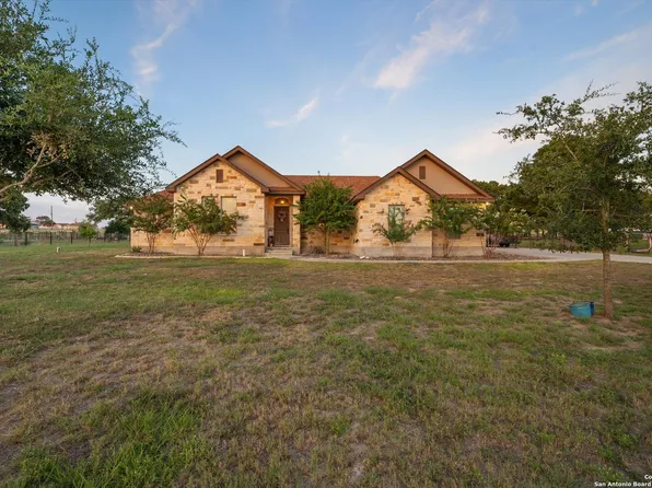 209 BLUEBONNET RDG, La Vernia, TX 78121
