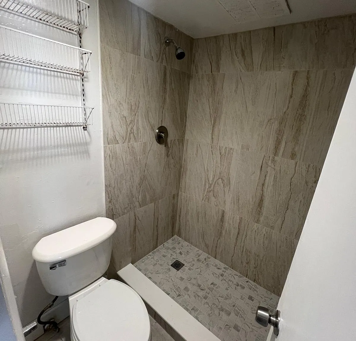 2 bed, 2.0 bath, 847 sqft, $2,400 — Photo 4