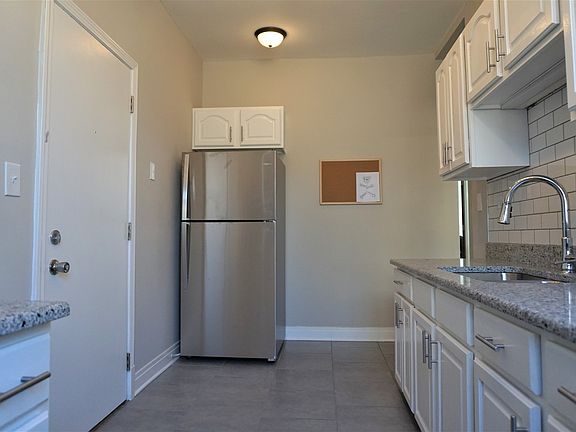 5th image of 924 W Sunnyside Ave #3C