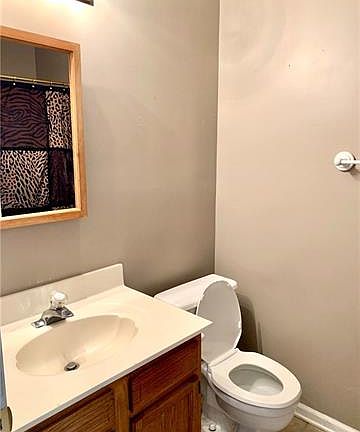 5th image of 6268 Rosecroft Dr