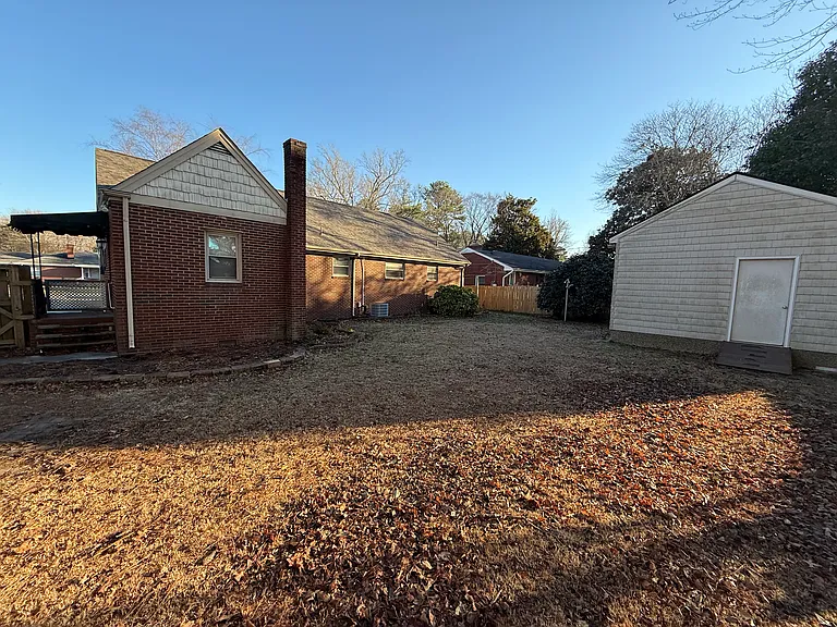 205 E McGinnis Cir — Photo 16