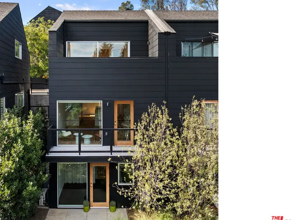 2034 Blackbirds Way, Los Angeles, CA 90026