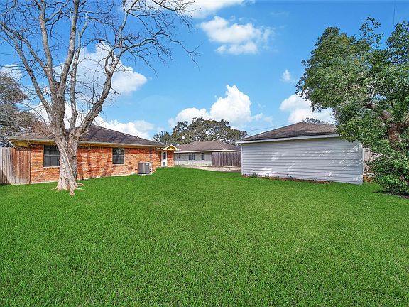4th image of 3315 S Braeswood Blvd