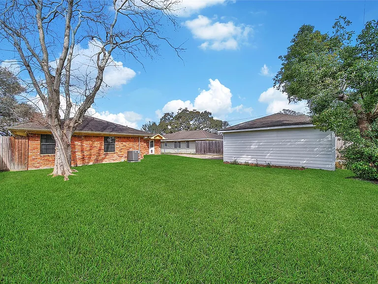 3315 S Braeswood Blvd — Photo 4