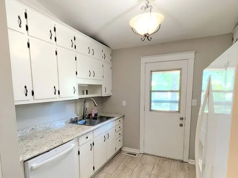 310 Cumberland Dr SE — Photo 11