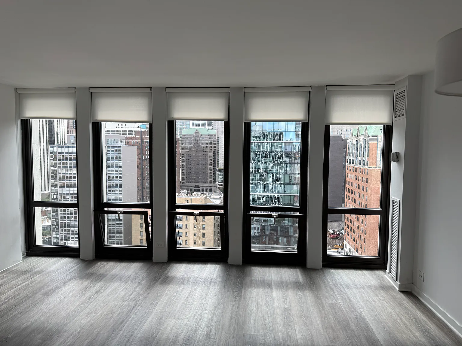 Studio, 550 sqft, $2,300 — Photo 4