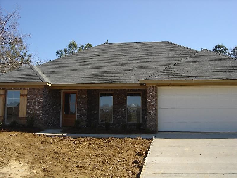 1st image of 615 Woodland Dr