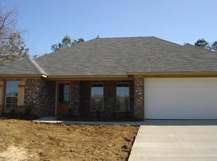 615 Woodland Dr, Canton, MS 39046