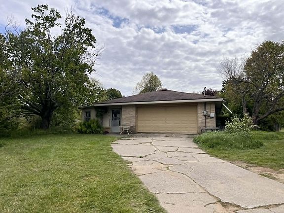 2nd image of 2619 E Bard Rd