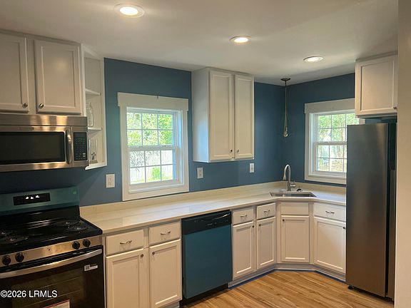 5th image of 33 Old Salem Rd