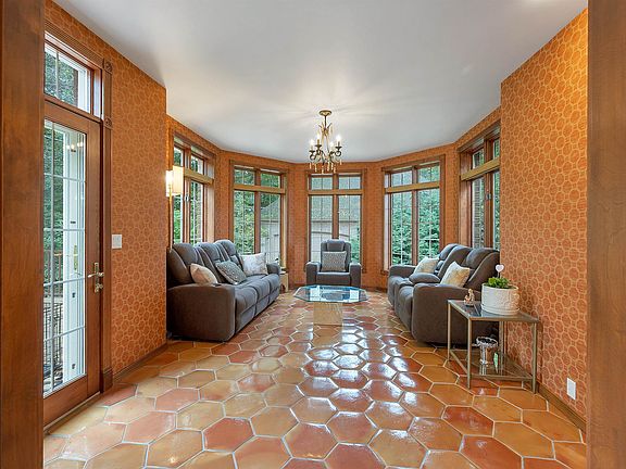 3rd image of 1935 E Telemark Cir
