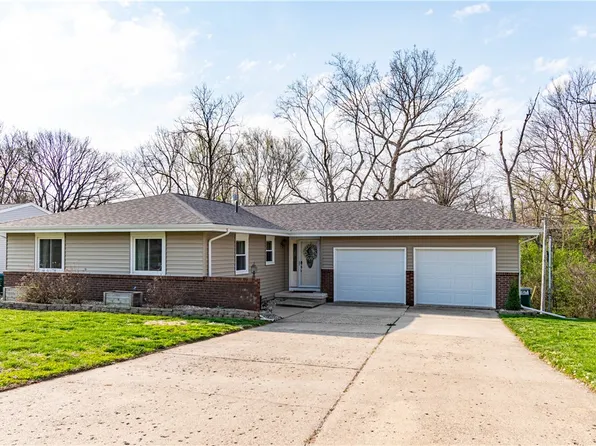 1055 S Wildwood Dr, Mt Zion, IL 62549