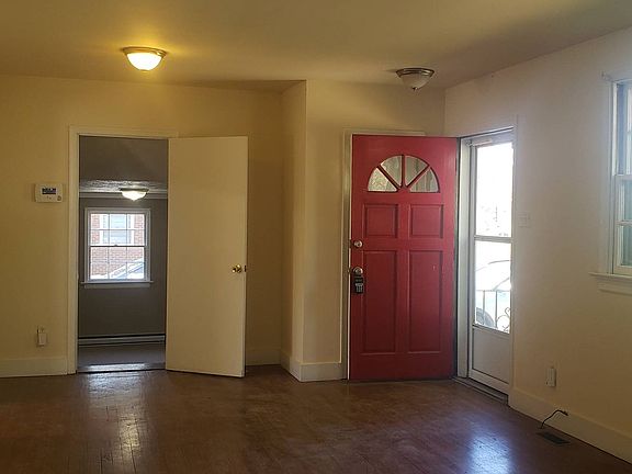 3rd image of 619 Kaki Dr