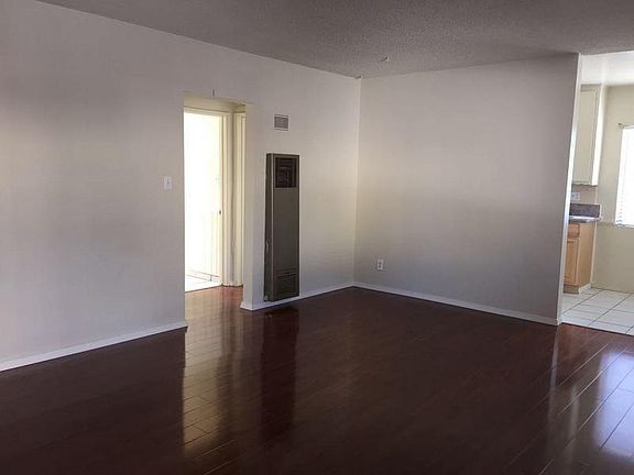 2nd image of 255 S Pine St #2nd