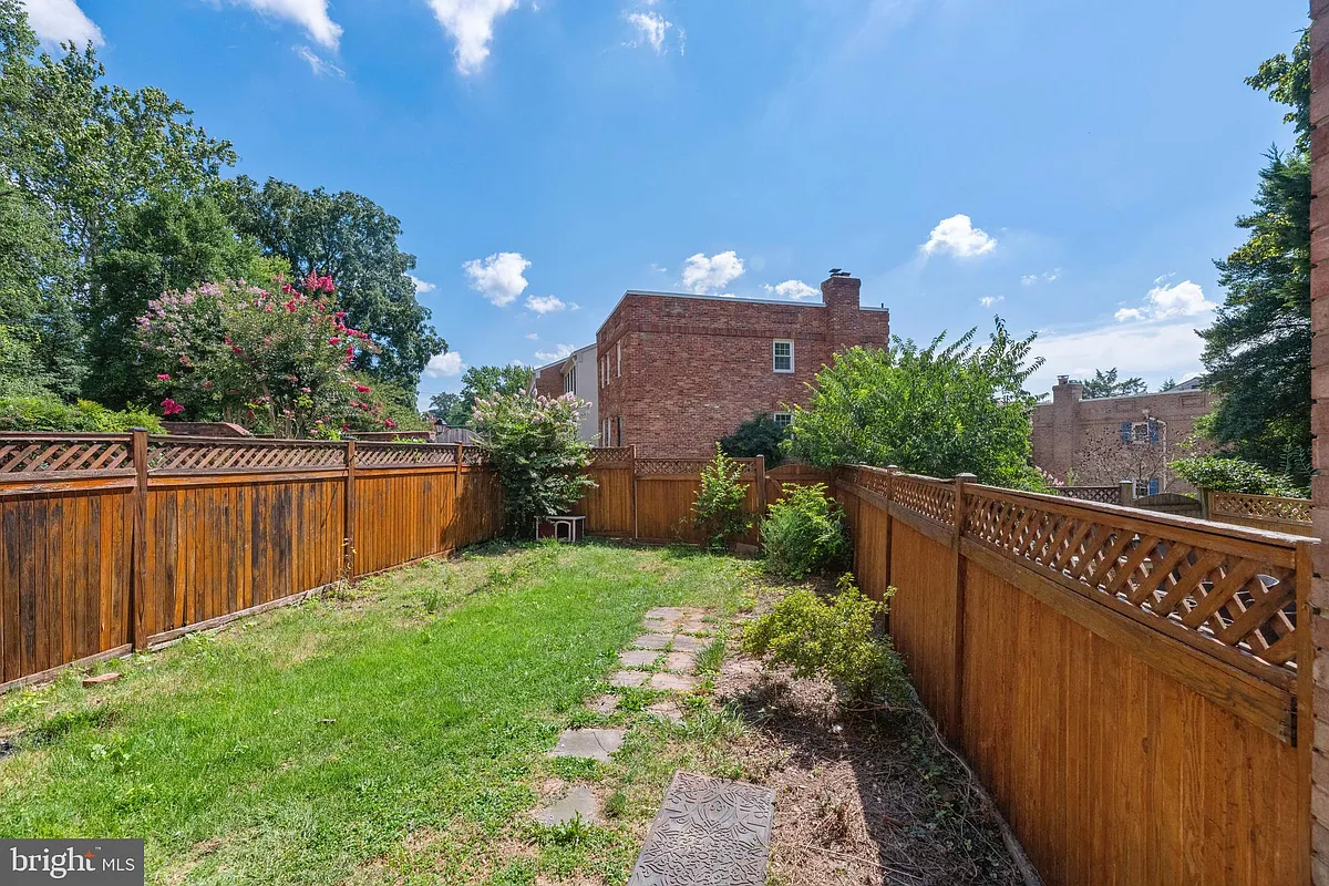 Building Photo - 1549 Bruton Ct