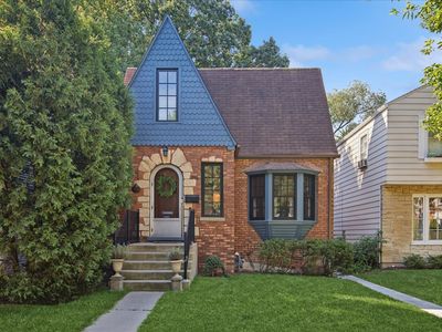 1916 Keeney St, Evanston, IL, 60202