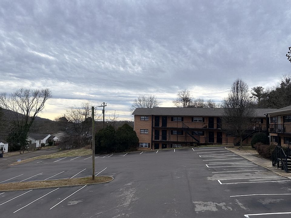 1st image of 5004 Willoway Dr #14