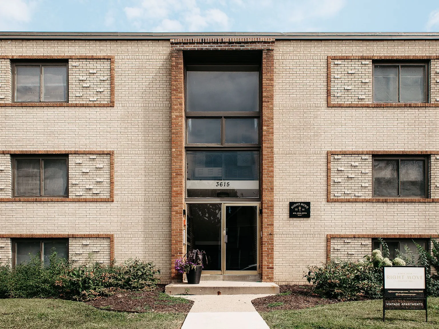 3615 Grand-Grand Apartment LLC — Photo 1