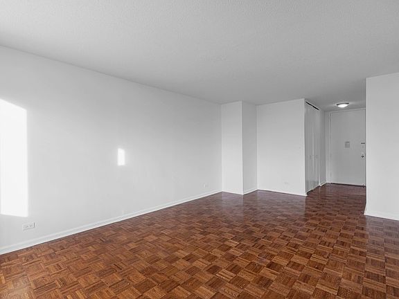 3rd image of 124 W 60th St APT 35G