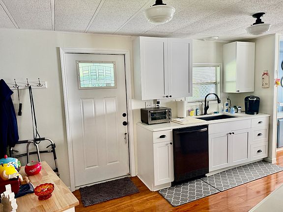 2nd image of 7 Royal Palm Cir