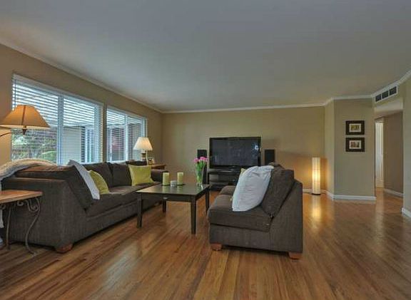 3rd image of 1550 Grace Ave