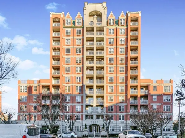 40 Oceana Dr Unit Ph2e, Brooklyn, NY 11235