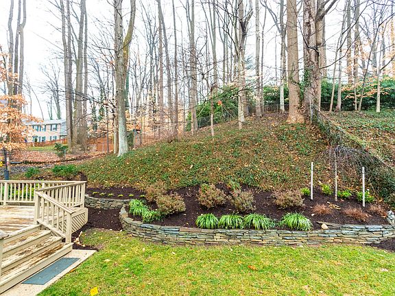 5th image of 6113 Larstan Dr