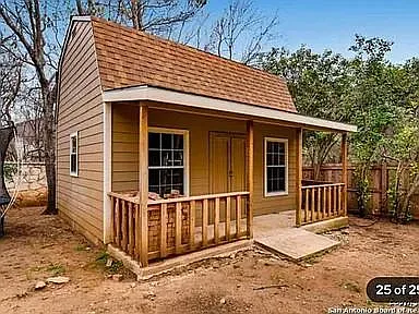 6431 Pemwoods — Photo 4