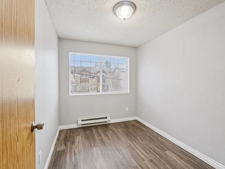 Westwood Apartments — Photo 176