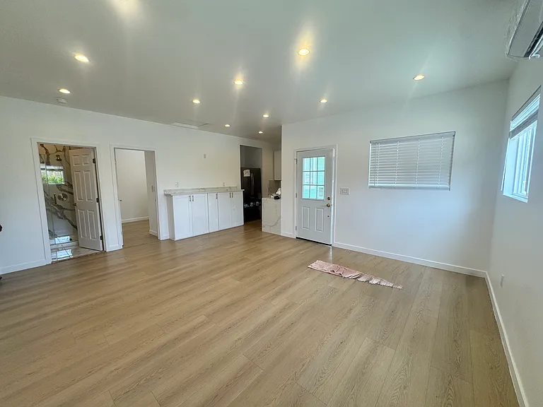 143 E Avenue 43 — Photo 10