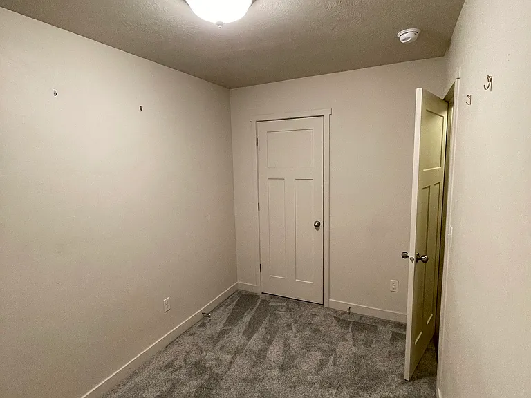 230 N 750 E — Photo 6