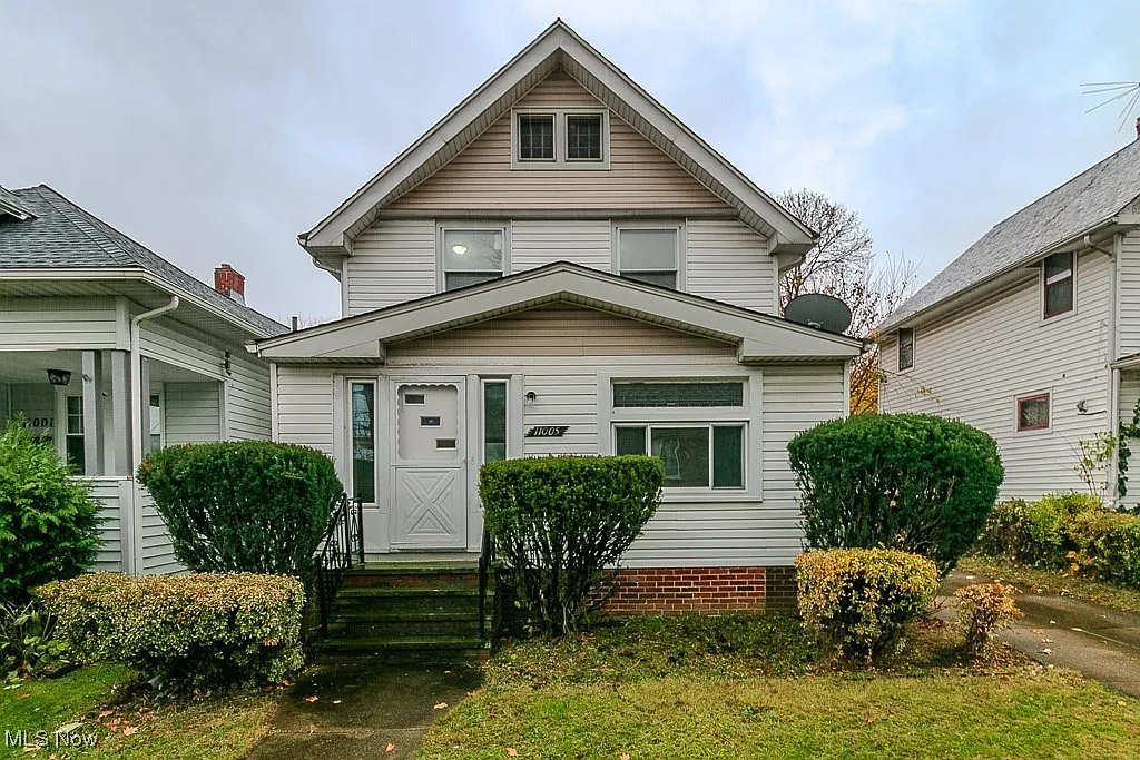 11005 Fidelity Ave photo 1