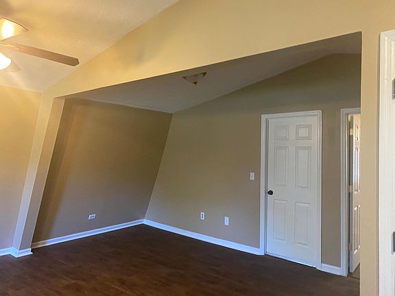 3rd image of 500 Lee Road 443