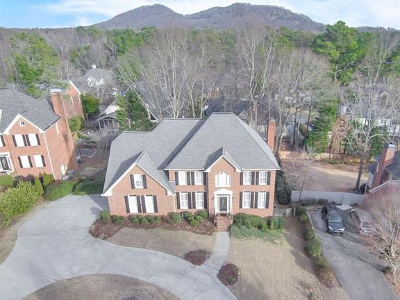 3rd image of 680 Stone House Ln