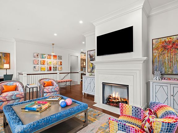 2nd image of 31 Smith St #201