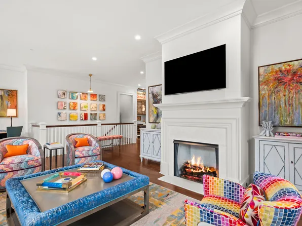 31 Smith St #201, Charleston, SC 29401
