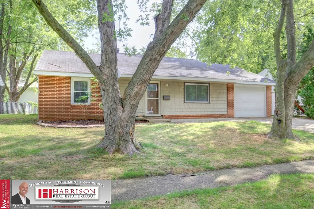 1516 Lincolnwood Dr photo 1