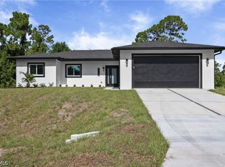 828 Genoa Ave S, Lehigh Acres, FL 33974