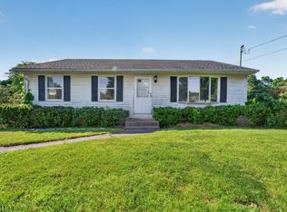 800 Lynda Rd, Phillipsburg, NJ 08865
