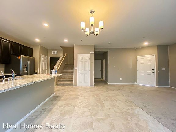 2nd image of 4495 Vigny St #1039