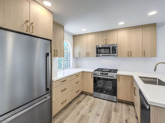3rd image of 3125 N Buffalo Dr Unit 2127