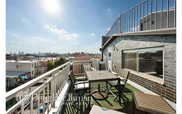 Sold by Douglas Elliman | media 24